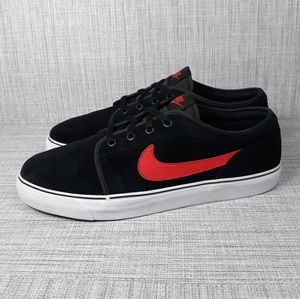 nike toki low black